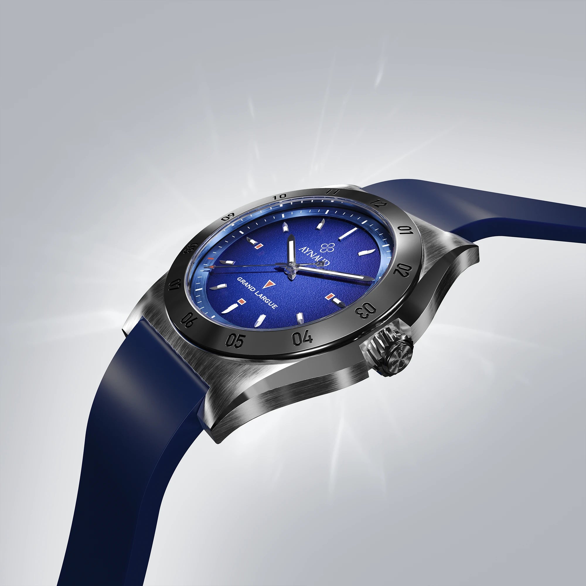 Montre AYNAUD Grand Largue vue de face, cadran Bleu Océan, mouvement automatique Chronode C102, boîtier acier 904L, horlogerie française inspirée du yachting.