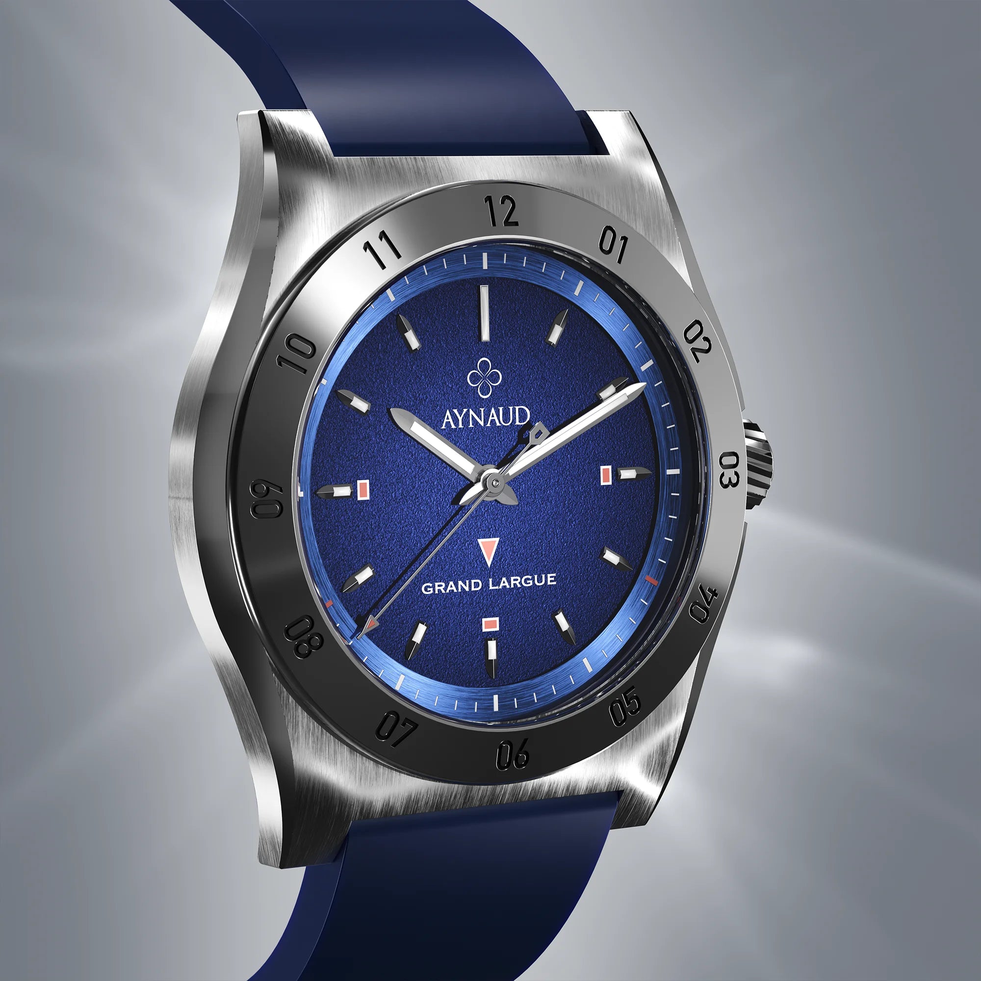 Montre AYNAUD Grand Largue vue de côté, mettant en valeur son boîtier acier 904L et son mouvement suisse Chronode C102. Alliance d’horlogerie française et suisse dédiée au yachting.